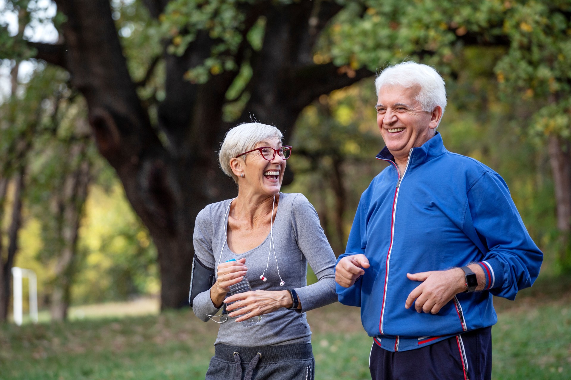 The Health Benefits of Outdoor Walking For Seniors